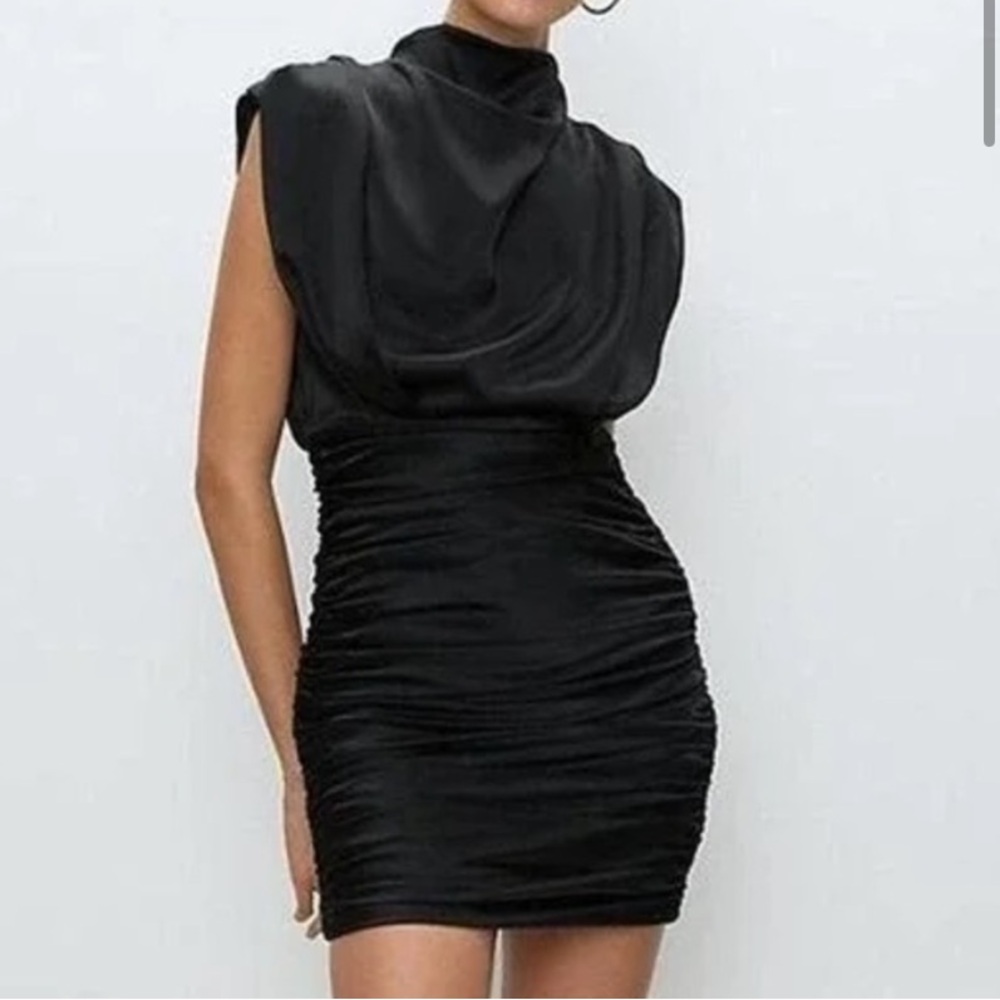 Aritzia Babaton Hasek Mini Dress (Size 4)